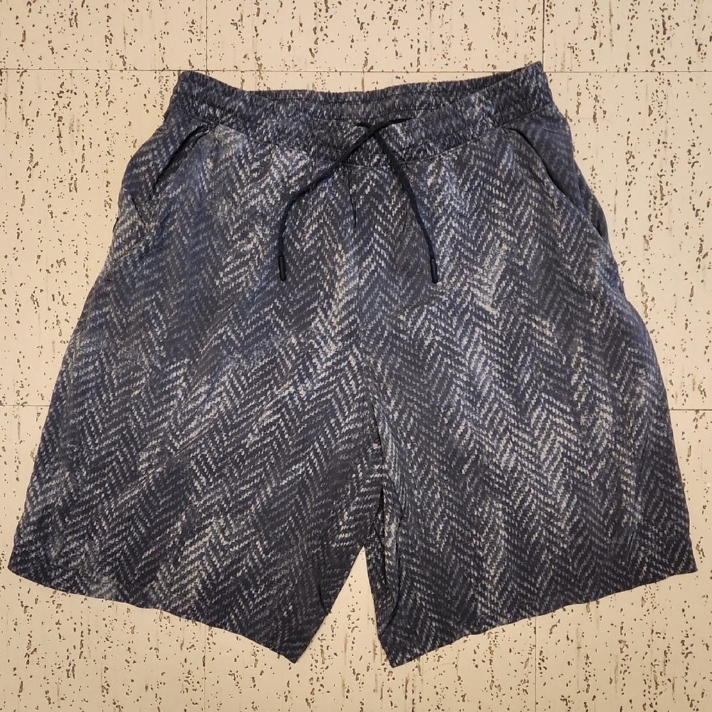 Lululemon Athletica Grey Two Tone Abstract Active Wear Shorts